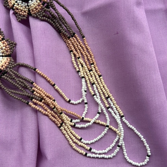 SET OF HUICHOL ART EARRINGS AND RING HAND BEADED - Picture 4 of 5